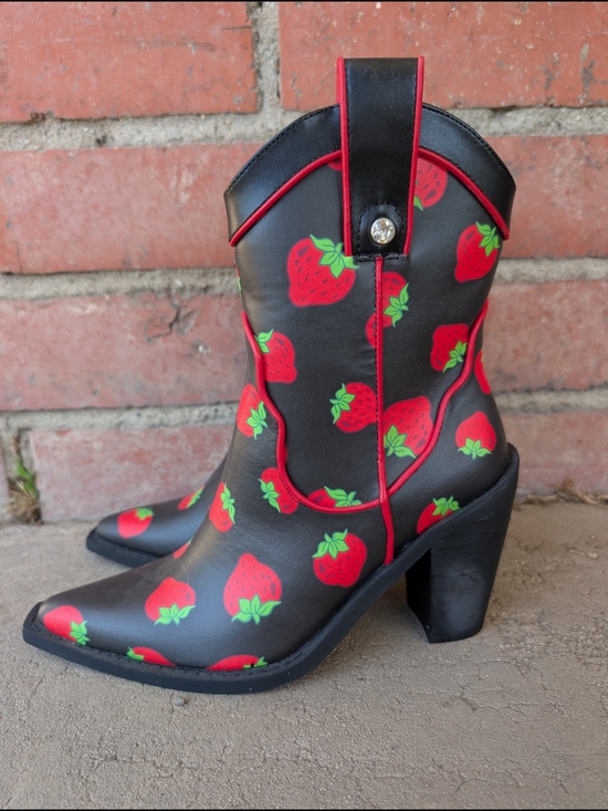 Dolls Kill Shoes - Dolls Kill X Strawberry Shortcake Cowboy Boots